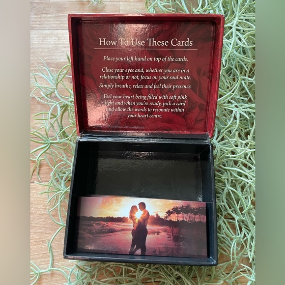Soul Mate Oracle Cards - Picture 2 of 6